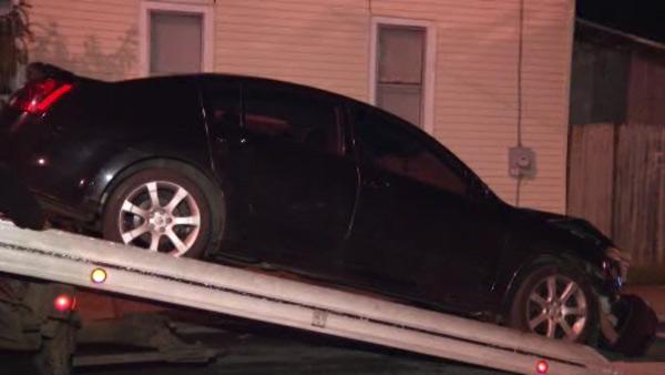 2 shooting victims found inside car