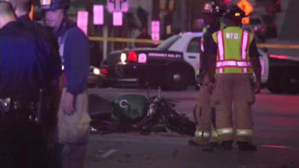 Motorcyclist dies after slamming into parked cars