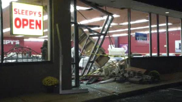 Car crashes into Sleepy's