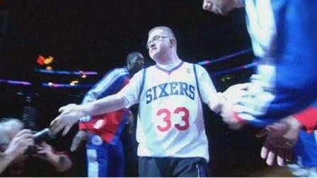 Bensalem basketball star Kevin Grow made his debut as part of the Philadelphia 76ers, after signing a two-day contract.