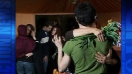 Mothers meet with detained hikers in Iran
