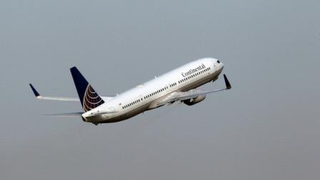 A Continental Airlines Boeing 737-NG takes off Thursday, Jan. 20, 2011 in Tampa, Fla. (AP Photo/Chris OMeara)