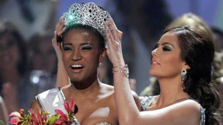 Miss Angola Leila Lopes is crowned Miss Universe 2011 by MissUniverse 2010 Ximena Navarrete, of Mexico, in Sao Paulo, Brazil, Monday Sept. 12, 2011.