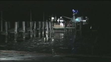 2 rescued after small plane crash on Hudson River