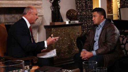 In this Jan. 24, 2013, photo provided by CBS Television Distribution/Peteski Productions, talk show host Dr. Phil McGraw, left, interviews RonaiahTuiasosopo during taping for the Dr. Phil Show in Los Angeles. The program, scheduled to air Thursday, Jan. 31, and Friday, Feb. 1, will show the first on-air interview of Tuiasosopo, the man who allegedly concocted the girlfriend hoax that ensnared Notre Dame football star Manti Teo. (AP Photo/CBS Television Distribution/Peteski Productions)