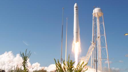 The Orbital Sciences Corp. cargo ship Cygnus launches from NASAs Wallops Flight Facility on Wednesday, Sept. 18, 2013, in Wallops Island, Va. The unmanned Cygnus capsule contains 1,300 pounds of food, clothing and goodies for the astronauts. (AP Photo/Steve Helber)