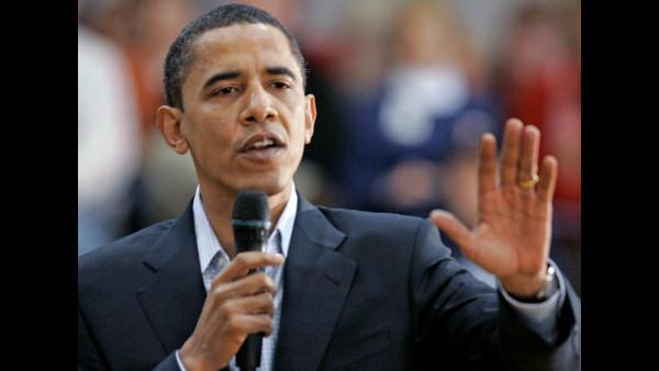 Democratic presidential hopeful, Sen. Barack Obama, D-Ill., speaks at a campaign event Wednesday, Dec. 26, 2007, in Mason City, Iowa. (AP Photo/M. Spencer Green)