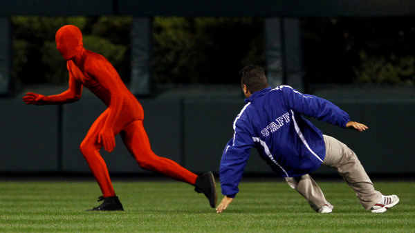 http://cdn.abclocal.go.com/images/wpvi/cms_exf_2007/news/sports/092110-IC-phillies-man-in-tights.jpg