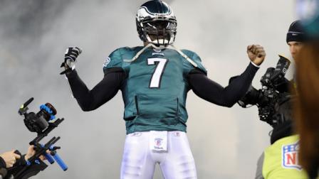 Philadelphia Eagles Michael Vick reacts after being introduced before an NFL football game against the Minnesota Vikings, Tuesday, Dec. 28, 2010, in Philadelphia. (AP Photo/Michael Perez)