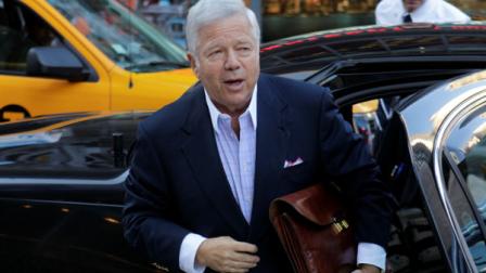 New England Patriots owner Robert Kraft arrives at a Manhattan law firm Thursday, July 14, 2011 in New York. With time running short to keep the NFLs preseason completely intact, owners and player representatives are back in force, trying again to work out a new labor deal. (AP Photo/Seth Wenig)
