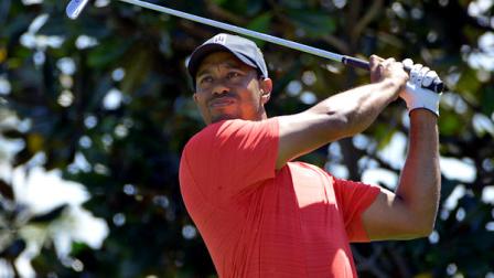 Tiger Woods hits from the second tee during the final round of the Arnold Palmer Invitational golf tournament at Bay Hill, Sunday, March 25, 2012, in Orlando, Fla. (AP Photo/Phelan M. Ebenhack)