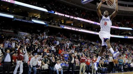 Philadelphia 76ers Damien Wilkins goes up for a dunk during the final minute of an NBA basketball game against the Milwaukee Bucks, Wednesday, March 27, 2013, in Philadelphia. Philadelphia won 100-92. (AP Photo/Matt Slocum)