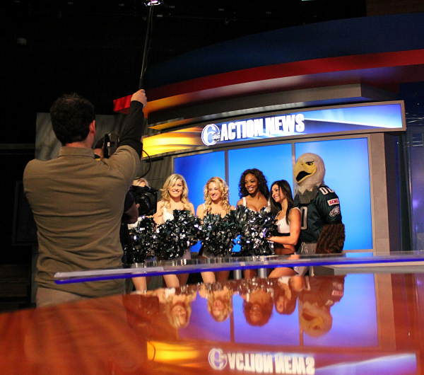 Swoop and Eagles Cheerleaders at 6abc