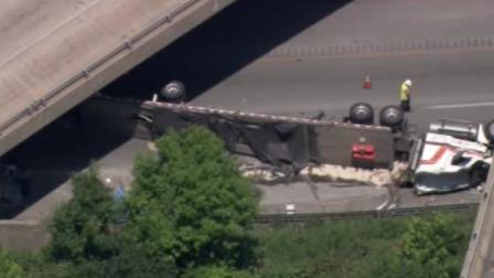 Overturned tractor trailer on I-476