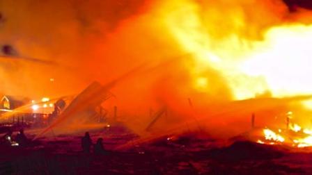 Fire destroyed an oceanfront condo in Kill Devil Hills. (Courtesy: Rob Morris/The Outer Banks Voice)