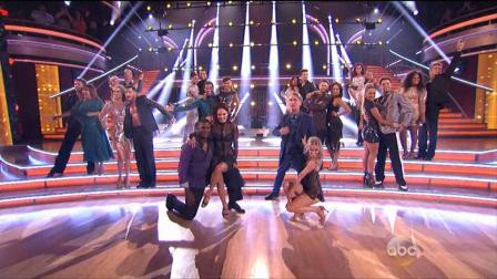 Dancing with the Stars 17th Season premiere cast photo.