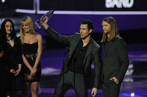 Maroon Five accepts an award during the People's...
