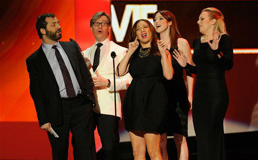 The cast of Bridesmaids and Direct Judd Apatow...