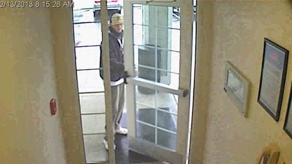 Authorities in Fayetteville are trying to identify a suspect who robbed an extended stay hotel near downtown Wednesday morning.