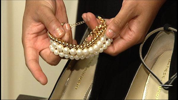 Jewelry Box Diving Creates Fashionable Looks
