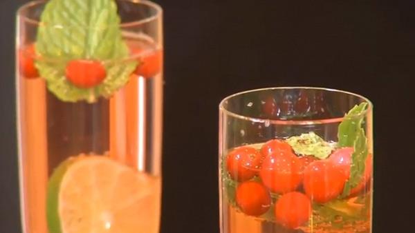 Poinsettia Cranberry Champagne Cocktail