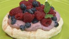 Pavlova with Tofu Berry Cream and Berries Pavlova with Tofu Berry Cream and Berries