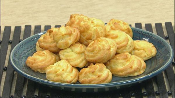 Savory Blue Cheese Cream Puffs Recipe