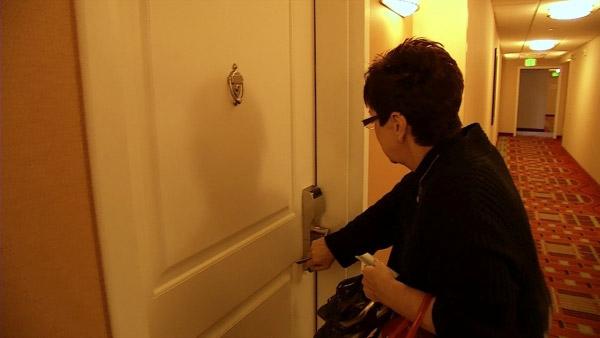 Bette-Sue Surprises Ali With Wake-Up Call