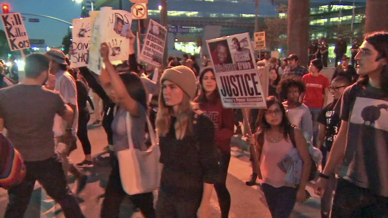 8 arrested in latest Ferguson protest in Los Angeles | abc7.com