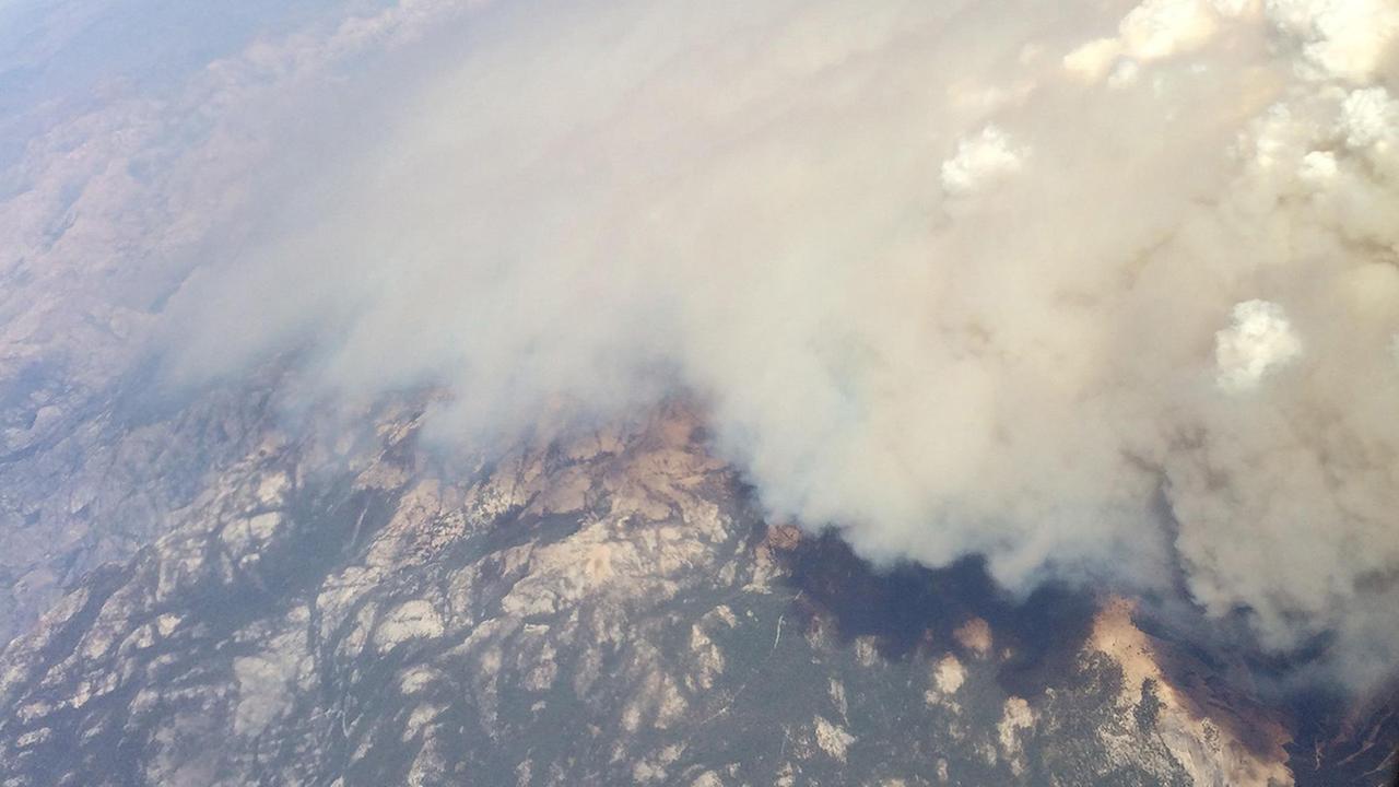 Meadow Fire in Yosemite now 10 percent contained | abc30.com