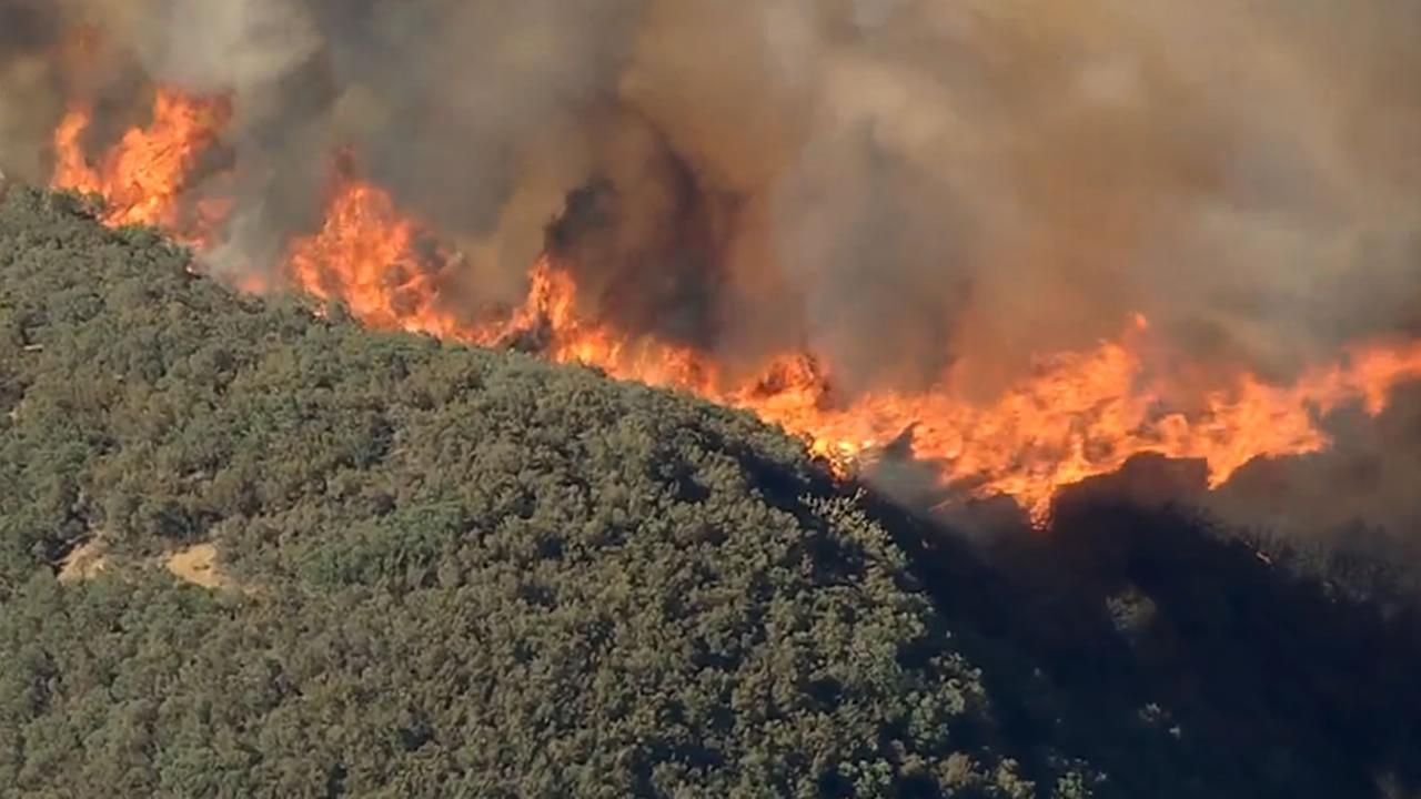 PHOTOS: Large fire burns south of Lake Berryessa | KABC7 Photos and ...