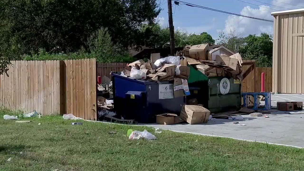 ONLY ON 13: Overflowing trash creating tension between store, residents ...