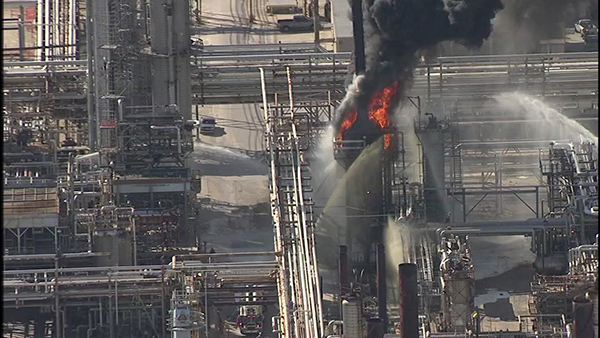 Large fire burns at ExxonMobil refinery in Baytown | abc13.com