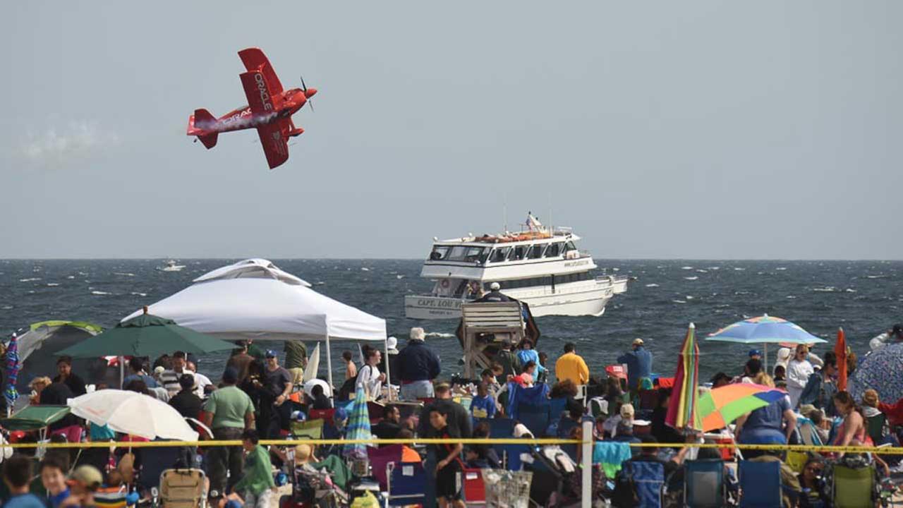2017 Bethpage Air Show At Jones Beach Abc7ny Performers From Previous Bethpage Air Shows