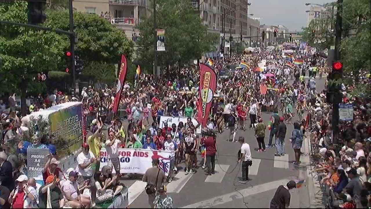 Estimated 1 million people attend Chicago Pride Parade on city's North ...