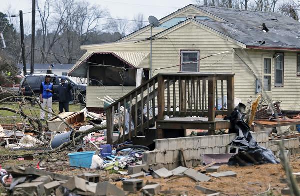 Severe storms leave 3 dead, dozens hurt in Deep South | abc11.com