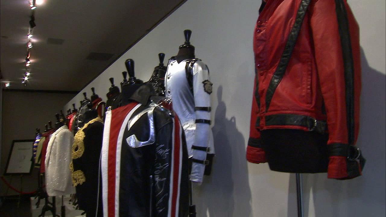 Michael Jackson costumes auction brings in $5.3M | abc7.com